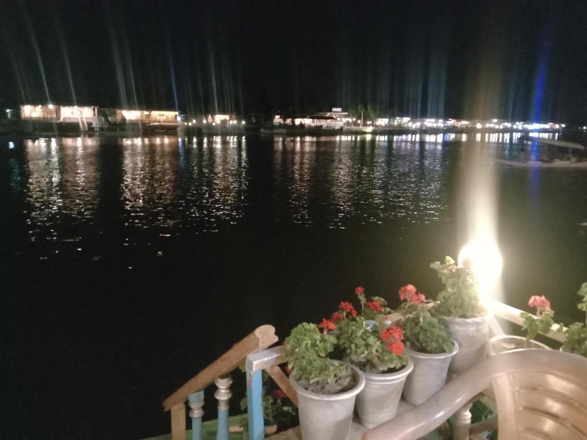 New Bombay Heritage Group Of House Boat Σριναγκάρ Εξωτερικό φωτογραφία